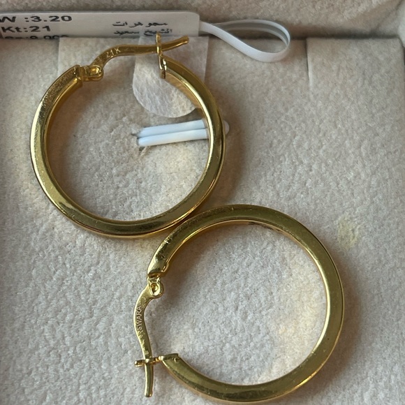 21 k sold gold , not plated. New never worn - Picture 2 of 3